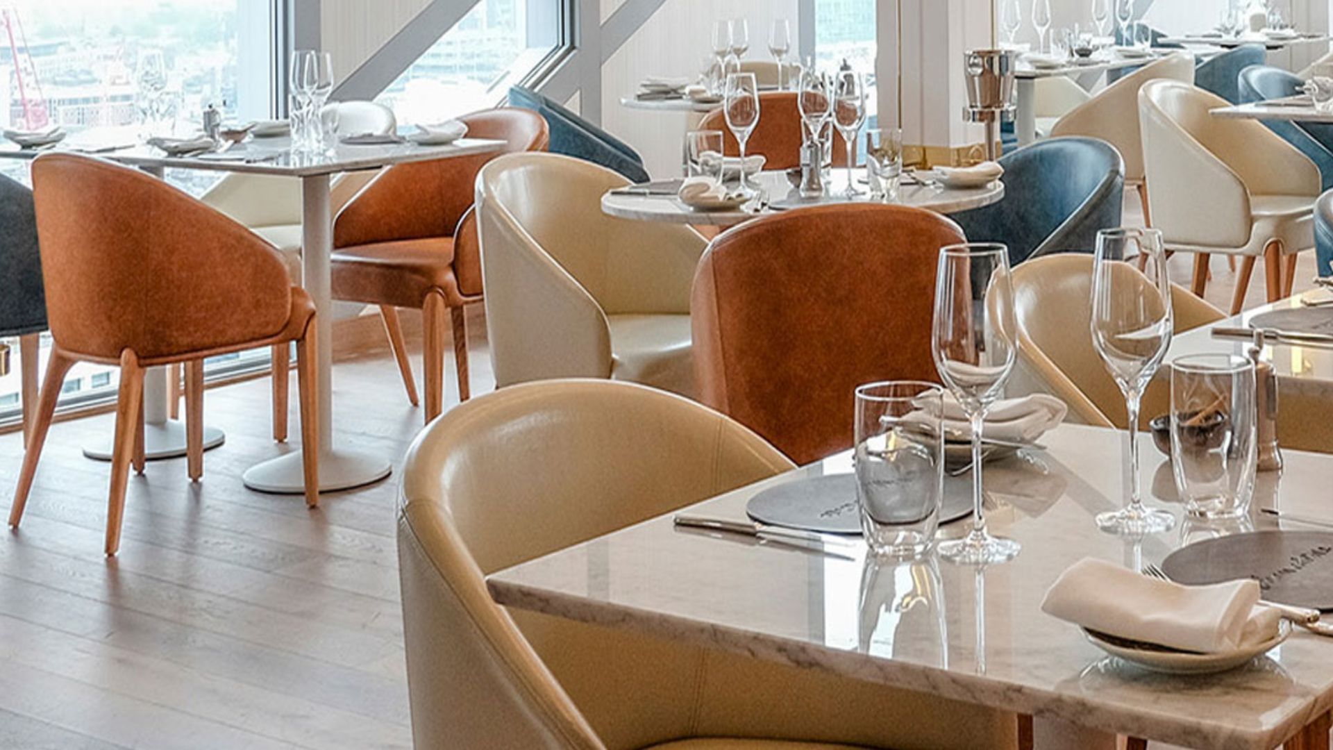 How to Choose the Perfect Restaurant Tables and Chairs 