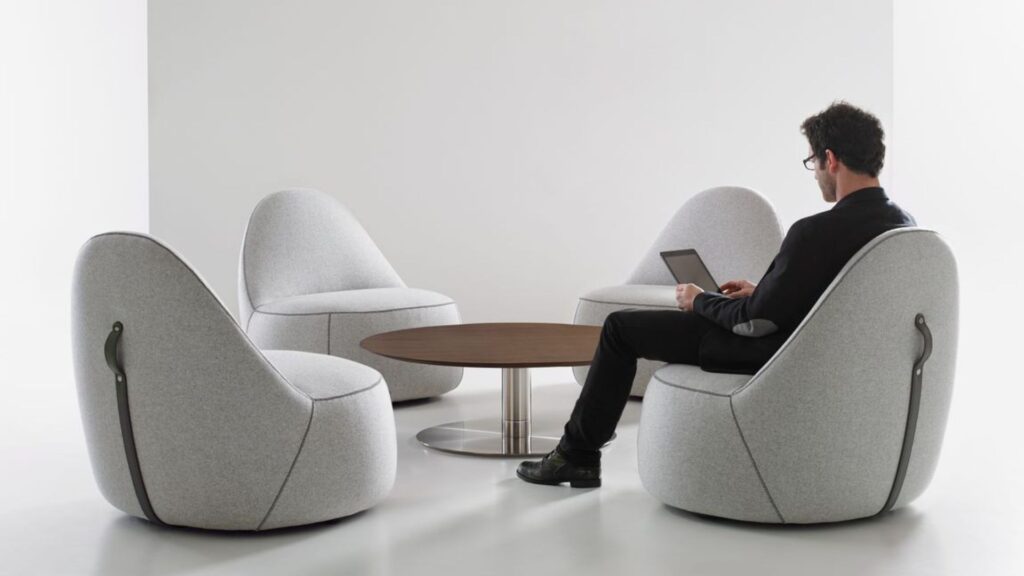 How Can Comfortable Reception Chairs for Office Enhance Visitor Experience?